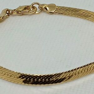 Elegant Gold Toned Herringbone Bracelet